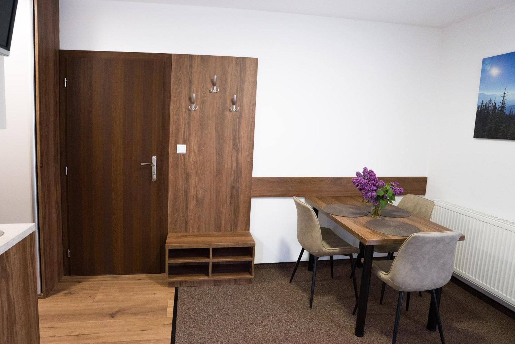 Apartmany Banff Besenova Ngoại thất bức ảnh