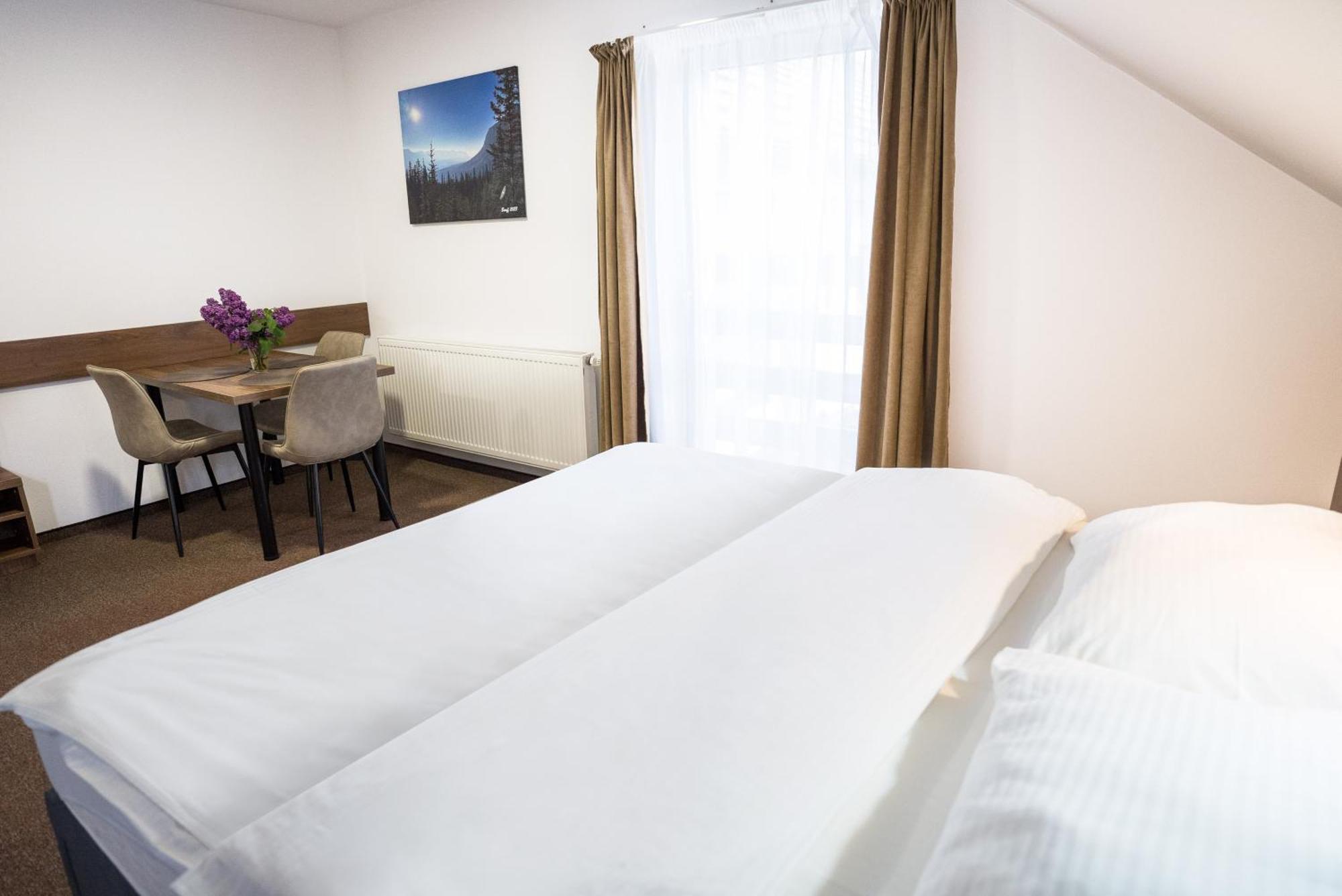 Apartmany Banff Besenova Ngoại thất bức ảnh