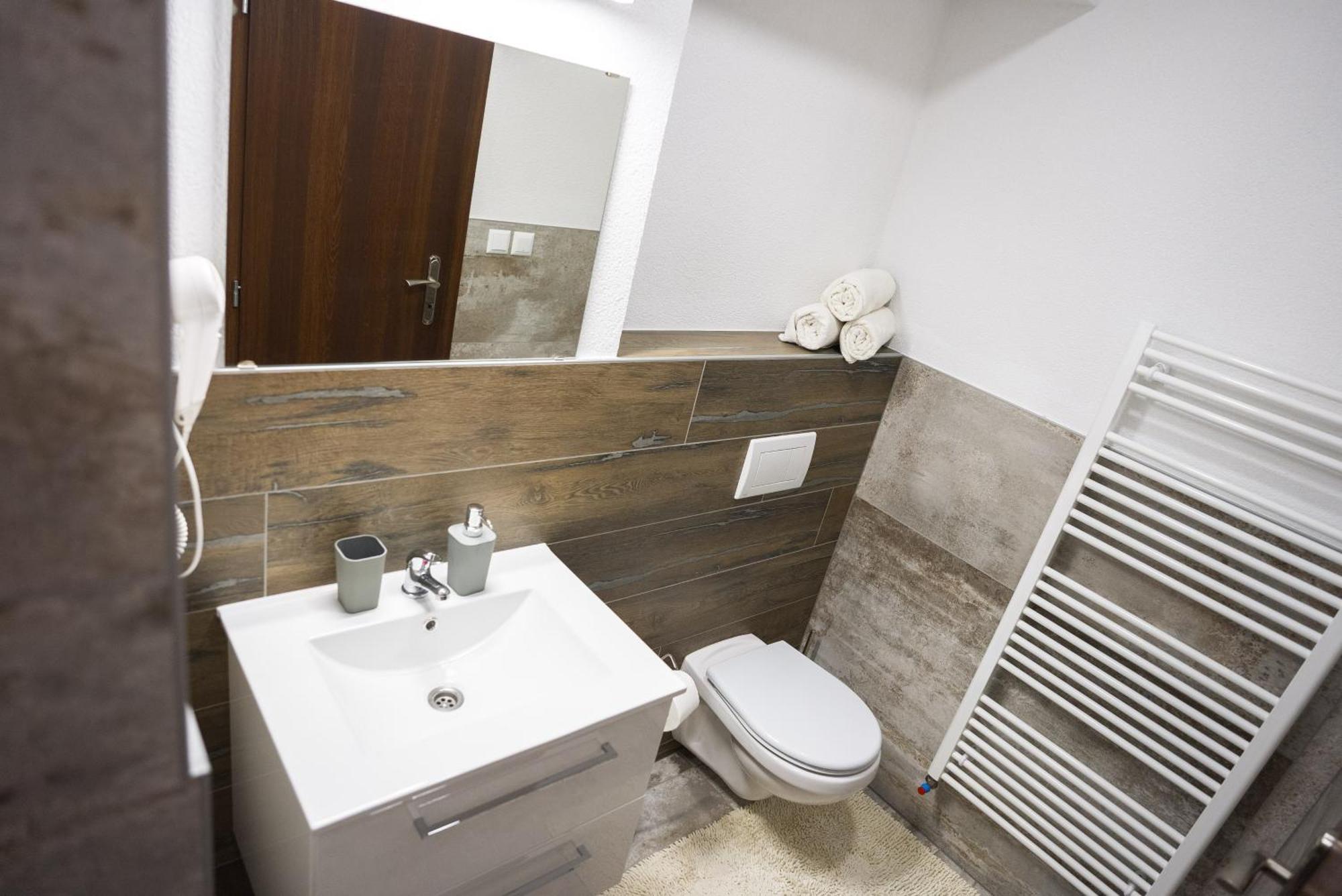 Apartmany Banff Besenova Ngoại thất bức ảnh