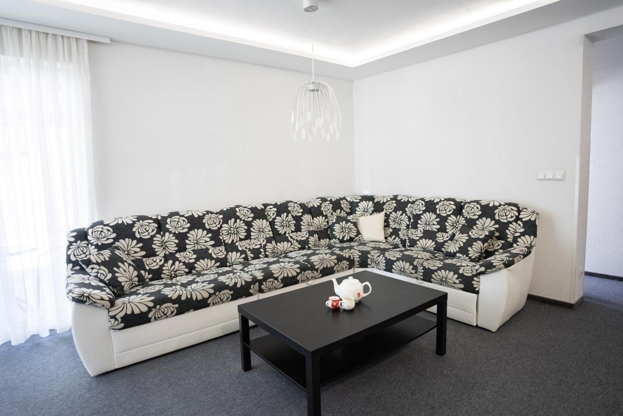 Apartmany Banff Besenova Ngoại thất bức ảnh